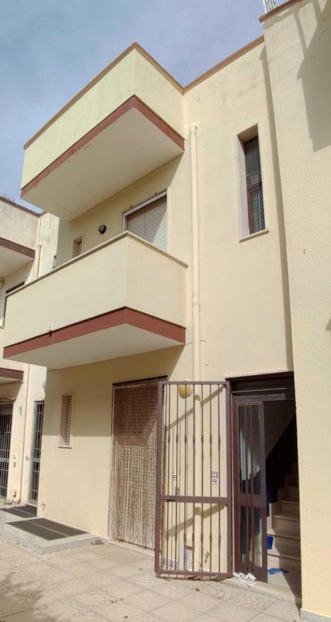 Ferienwohnung Il Girasole, Distante Solo 200 Mt. Reali Dal Mare Lido Marini Exterior foto